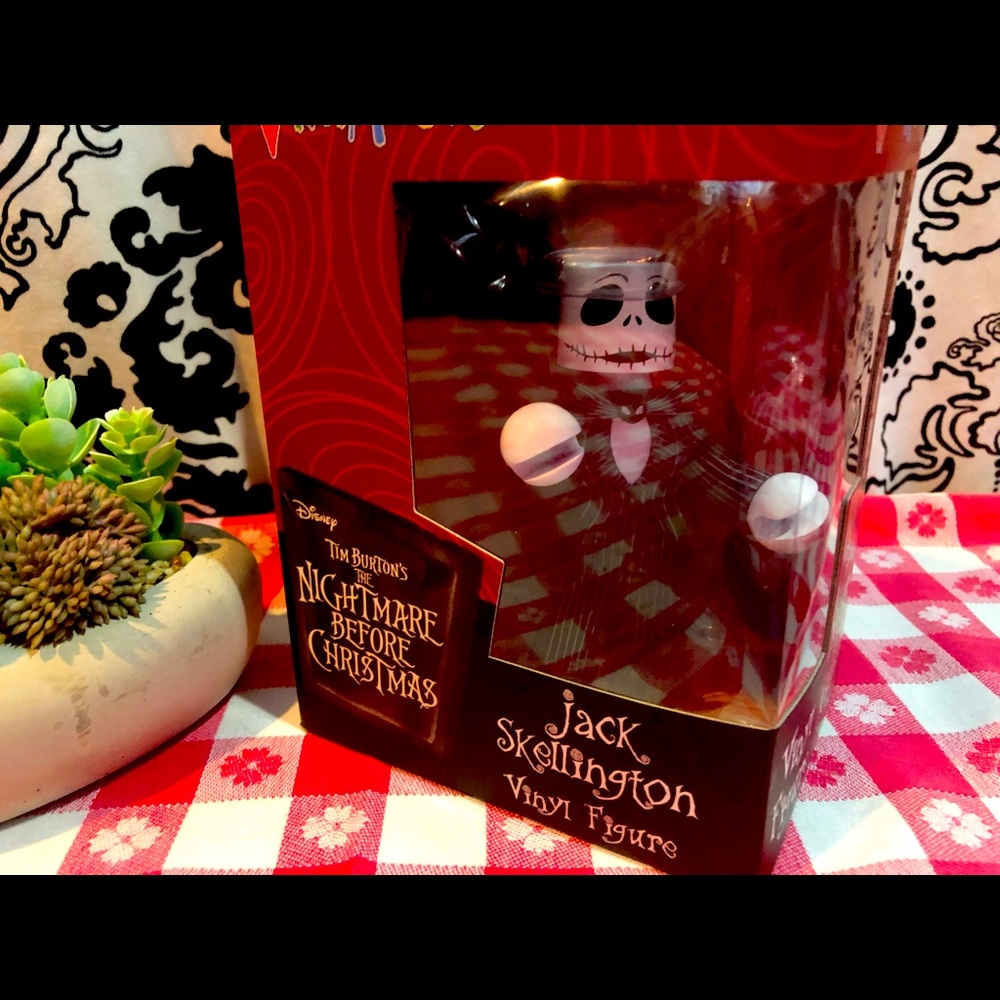 🐣NIB Disney Jack Skellington Figurine